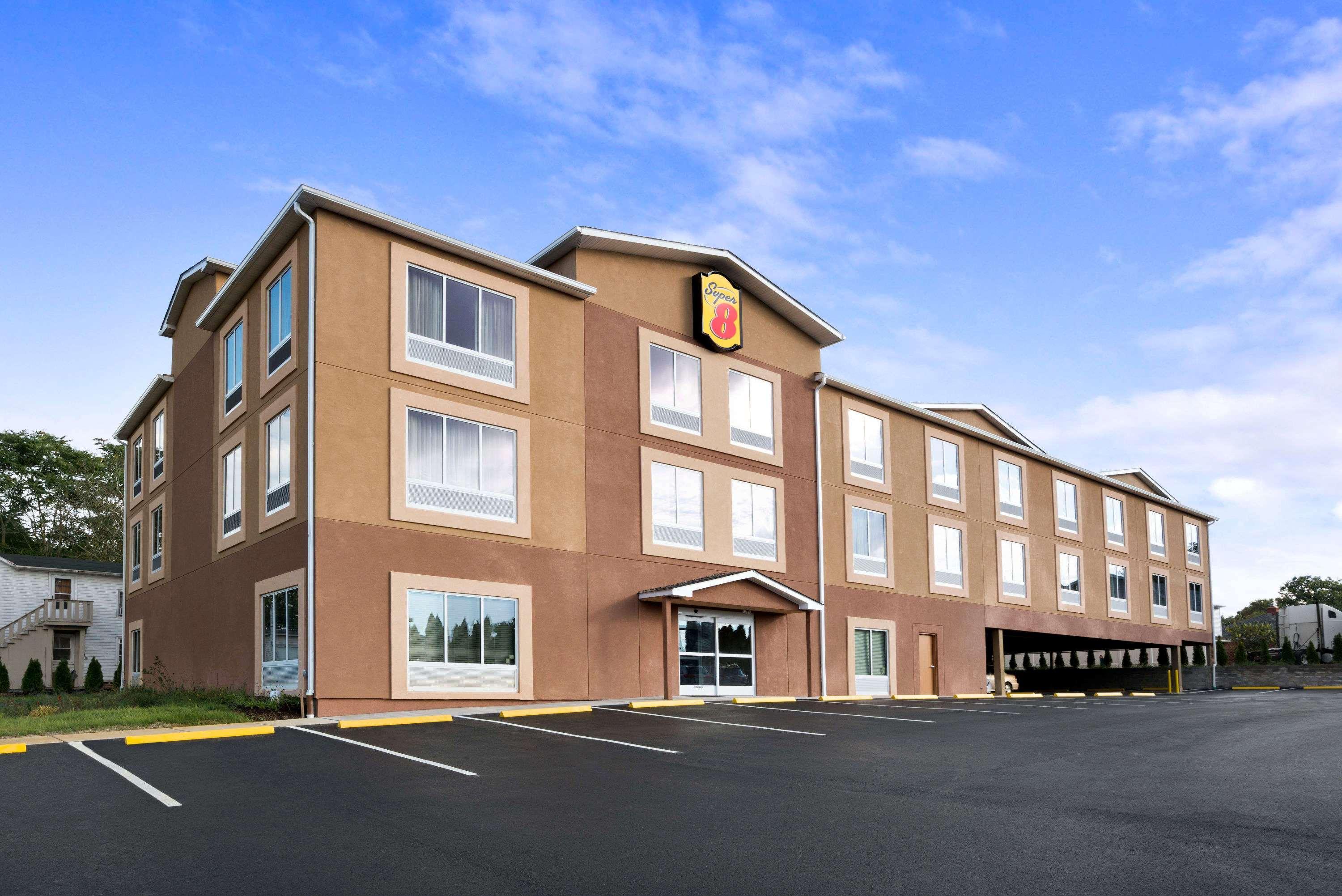 Super 8 By Wyndham Hershey Chocolate Avenue Exterior photo